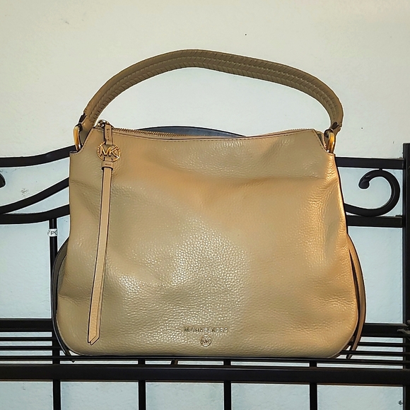 Michael Kors Handbags - Michael Kors purse